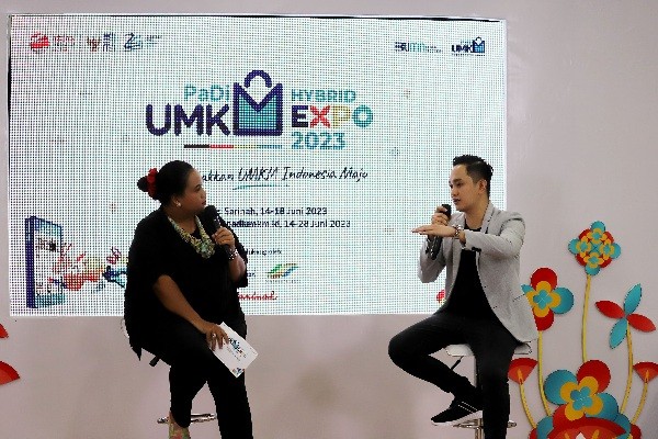 Co-Founder Sang Pisang Ansari Kadir menjadi narasumber pada talkshow saat pameran PaDi UMKM Expo 2023.