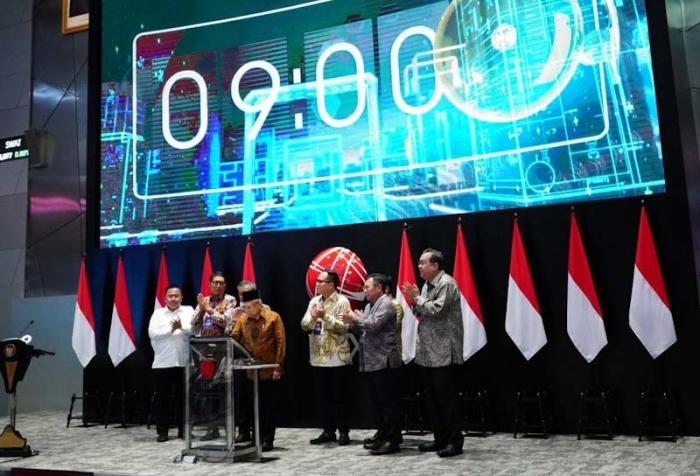 Wakil Presiden Republik Indonesia Maruf Amin menghadiri seremonial pencatatan EBAS-SP SMF-BRIS01 di Bursa Efek Indonesia, Jakarta, Senin (19/6/2023).