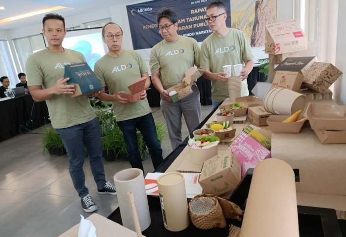 Direktur Willy Soesanto, Direktur Utama Herwanto Sutanto, Komisaris Independen Meigi Sonnata Widjaja, Direktur Kuswara menghadiri acara paparan publik ALDO.
