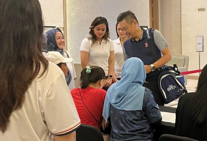 Sejumlah peserta tiba di Sedayu Indah Golf, Pantai Indah Kapuk,Jakarta untuk mengikuti IDX Channel Golf Tournament 2023, Sabtu (24/6/2023).