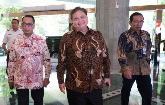 Menko Perekonomian Airlangga Hartarto hadir di acara Penandatanganan Pakta Integritas dan Pelaksanaan Go Live Inaportnet Tahap I Tahun 2023.