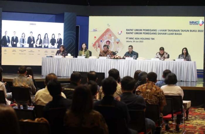 Dirut PT MNC Asia Holding Tbk Hary Tanoesoedibjo menghadiri RUPST Tahun Buku 2022 dan RUPSLB di iNews Tower, Jakarta, Rabu (28/6/2023).