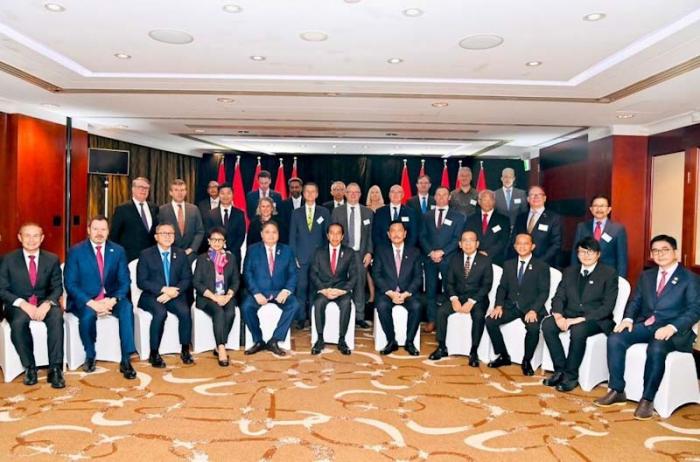 Presiden Joko Widodo didampingi sejumlah menteri menghadiri rangkaian kegiatan pertemuan tahunan, Annual Leaders' Meeting (ALM)  di Sydney, Selasa (4/7/2023).