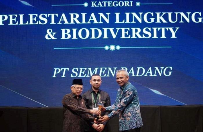 Kementerian Sosial bekerja sama dengan Forum CSR Indonesia melaksanakan Padmamitra Award 2022.