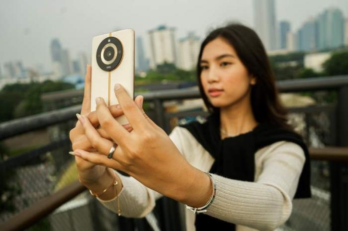 Smartphone terbaru Realme 11 Pro Series 5G ini akan diluncurkan di Indonesias pada 18 Juli 2023 mendatang.