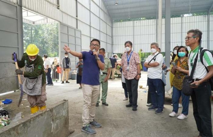 YDBA mengajak stakeholders melihat langsung Integrated Waste Management (IWM) yang diterapkan oleh TSI bersama Greenprosa.