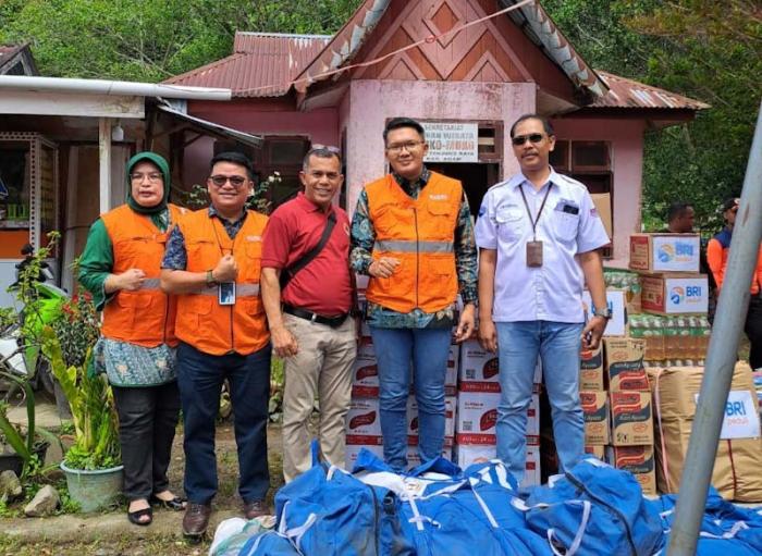 BRI bergerak cepat memberikan bantuan tanggap darurat Peduli Bencana banjir dan longsor dengan memberikan bantuan bagi warga terdampak.