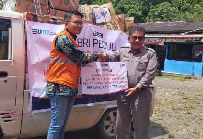 BRI bergerak cepat memberikan bantuan tanggap darurat Peduli Bencana banjir dan longsor dengan memberikan bantuan bagi warga terdampak.