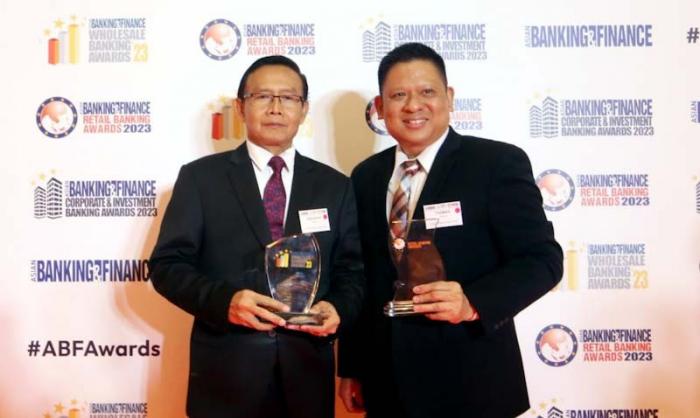 Bank Mandiri meraih penghargaan Mobile Banking and Payment Initiative of the Year dan sebagai The New Consumer Lending Product of the Year.