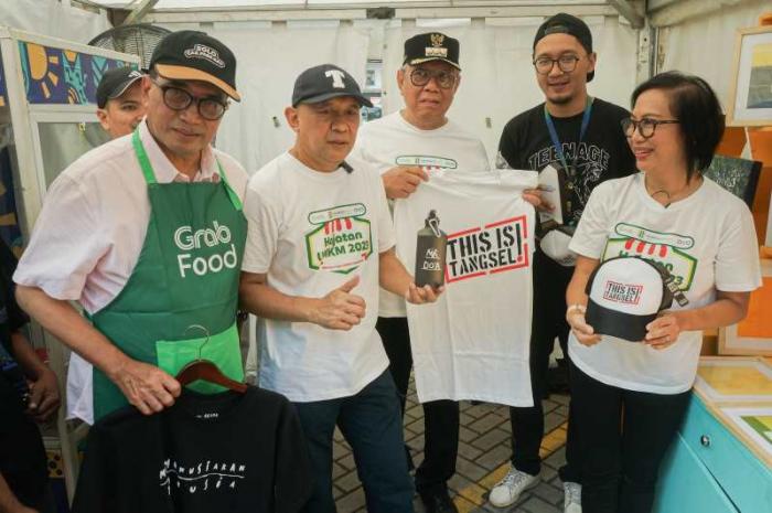 Menyambut hari UMKM Nasional 2023, Grab dan OVO merayakan kontribusi nyata UMKM terhadap masyarakat.