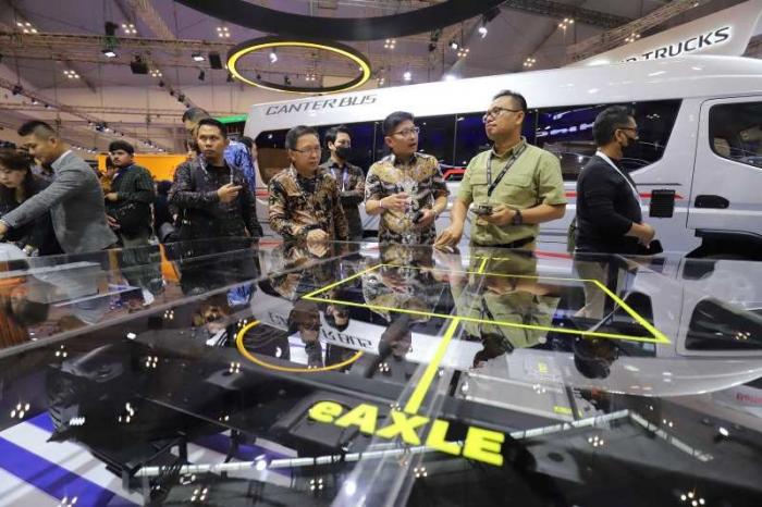 Mitsubishi Fuso Canter edisi ulang tahun ke-60 hadir dalam pameran otomotif Gaikindo Indonesia International Auto Show (GIIAS) 2023 di ICE BSD, Tangerang.