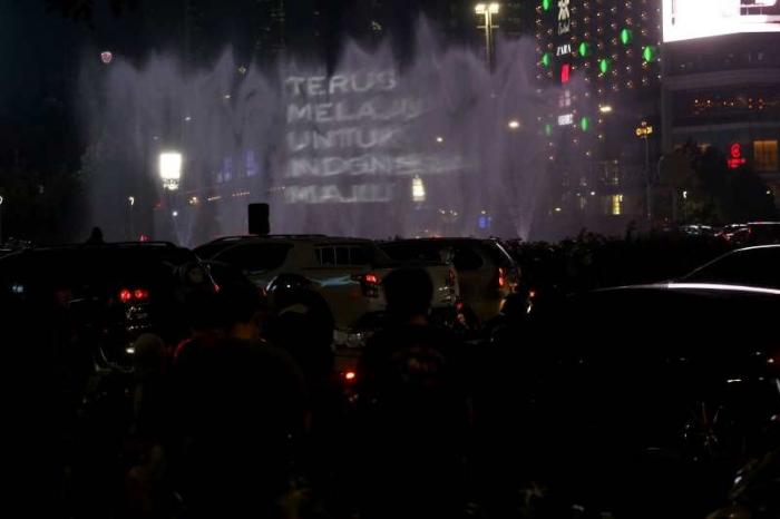Pertunjukan video mapping pada air mancur di Bundaran Hotel Indonesia, Jakarta menampilkan beberapa citra atau animasi digital yang sangat menarik.