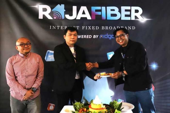 Rajafiber menawarkan internet 100 persen fiber optik dengan tiga pilihan layanan yaitu lite, style, dan premium dengan harga mulai dari Rp243.090 per bulan