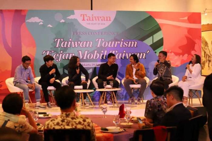 Taiwan Tourism Bureau Indonesia meluncurkan program promosi pariwisata terbarunya melalui kampanye iklan mobil.