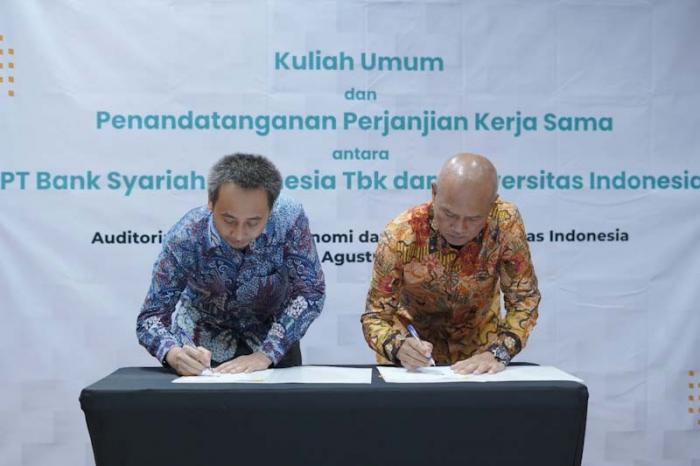 BSI dan FEB UI menandatangani naskah perjanjian kerja sama dalam hal payroll serta penggunaan produk dan layanan perbankan syariah.
