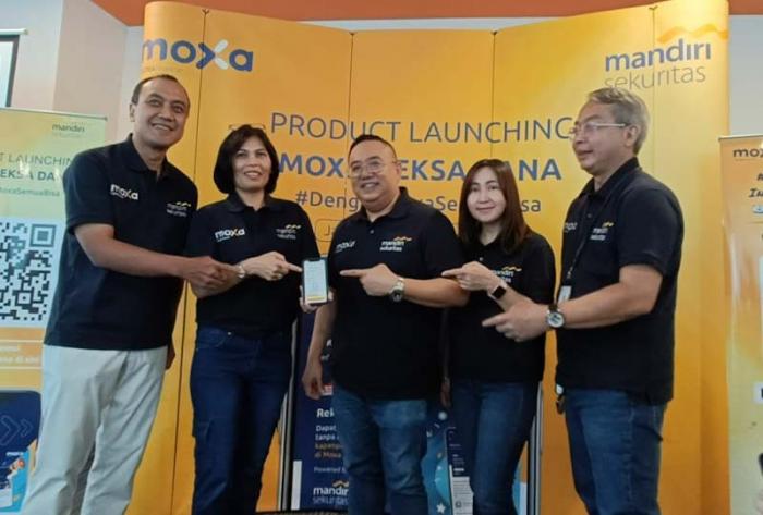 CEO Moxa Lim Lizal dan Direktur Mandiri Sekuritas, Theodora V. N. Manik hadir pada peluncuran Moxa Reksa Dana, di Jakarta, Rabu (6/9/2023).