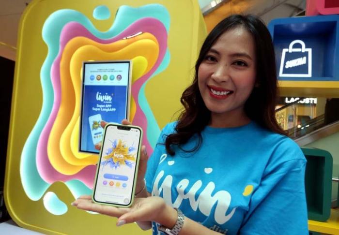 Bank Mandiri menggelar program #SuperAPPSuperLengkAPP yang memperkenalkan lebih dari 70 fitur keuangan Livin' by Mandiri secara langsung ke masyarakat.