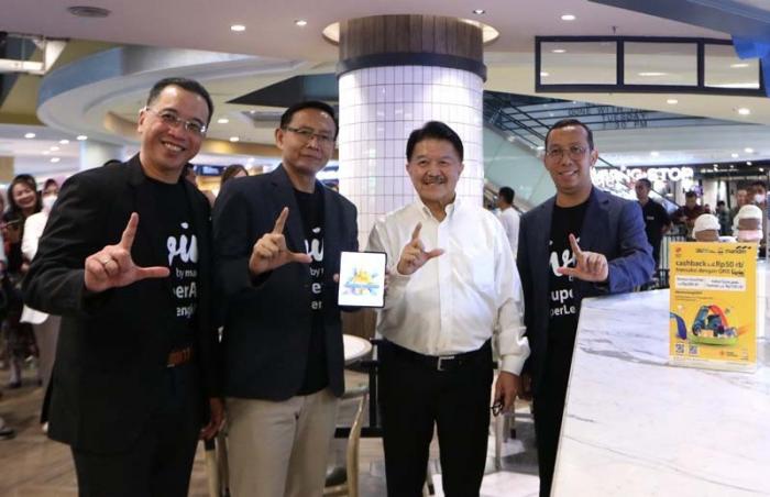 Bank Mandiri menggelar program #SuperAPPSuperLengkAPP yang memperkenalkan lebih dari 70 fitur keuangan Livin' by Mandiri secara langsung ke masyarakat.