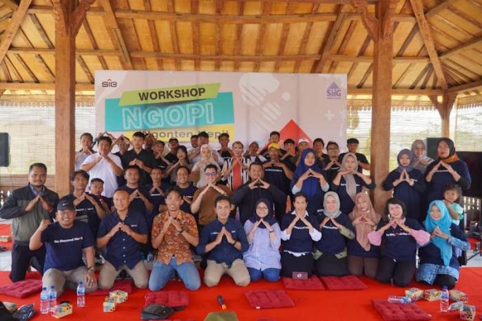 Melalui workshop Ngopi ini, SIG mengajak masyarakat Kabupaten Rembang, Jawa Tengah untuk bijak mengekspresikan diri di media sosial.