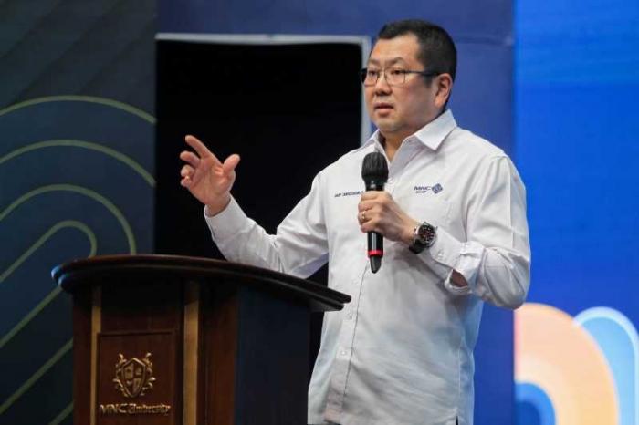 Executive Chairman MNC Group Hary Tanoesodibjo berbicara di depan ratusan mahasiswa baru pada kuliah perdana MNC University.