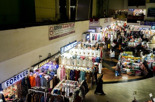 Suasana kios di Pasar Tanah Abang, Jakarta tampak sepi, Rabu (20/9/2023).
