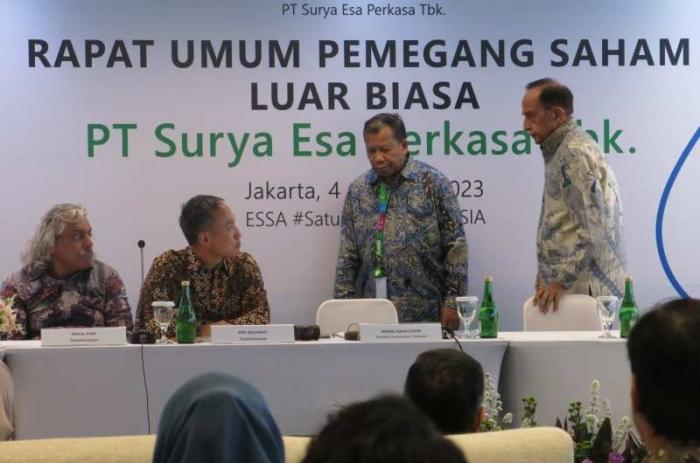 PT Surya Esa Perkasa Tbk, melalui RUPSLB tanggal 4 Oktober 2023 mengubah nama Perseroan menjadi PT ESSA Industries Indonesia Tbk.