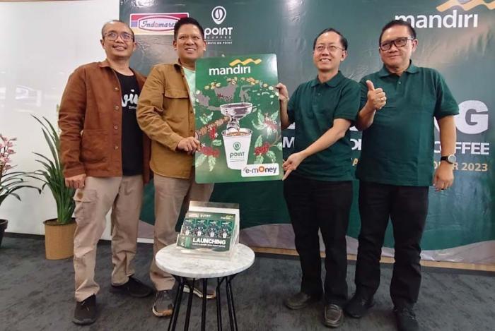 Bank Mandiri berkolaborasi dengan PT Indomarco Prismatama (Indomaret) meluncurkan e-Money Co-Branding berdesain khusus Point Coffee untuk mempermudah transaksi.