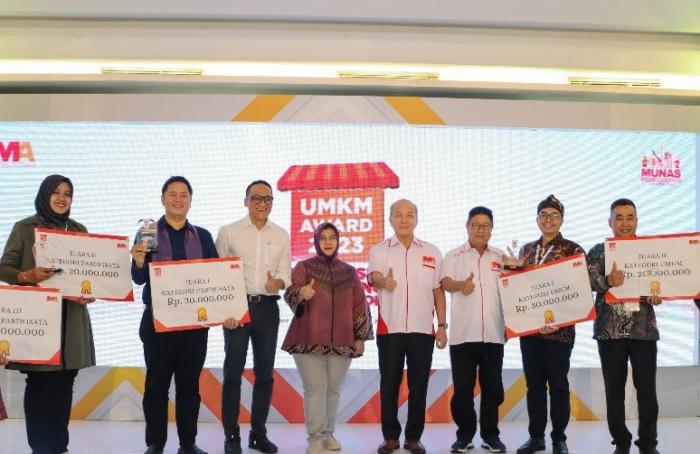 Indonesia Marketing Association (IMA) memberikan Penghargaan UMKM Award 2023 untuk kategori pariwisata dan umum.