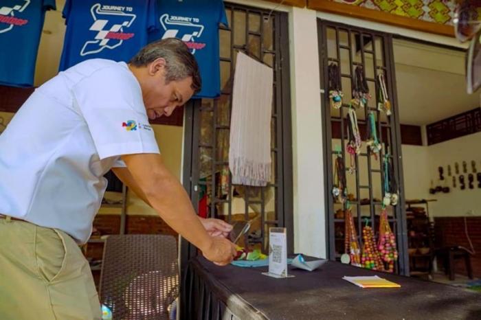 Bank BTN ikut mendukung perhelatan akbar MotoGp Mandalika 2023 dengan memberikan kesempatan bagi nasabah UMKM binaan untuk berdagang di ajang tersebut.