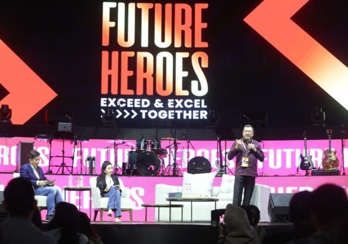 Executice Chairman MNC Group Hary Tanoesoedibjo menjadi pembicara dalam acara Future Heroes 'Exceed & Excel Together' Young Movement Conference 2023.