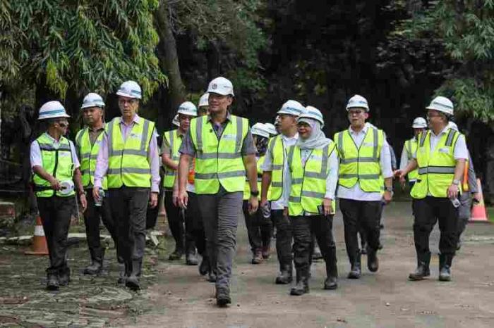 Agus Harimurti Yudhoyono menegaskan, Stasiun MRT Thamrin dan Monas akan dioperasikan lebih awal.