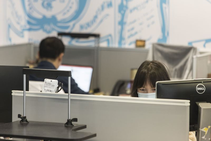 Revisi Aturan PPKM Darurat: WFO Sektor Esensial Bagian Administrasi Maksimal 25 Persen