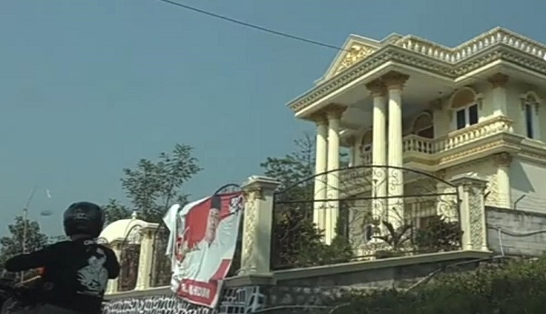 Dedi Mulyadi Kaget Rumah Pribadi Kepala Desa seperti Sultan