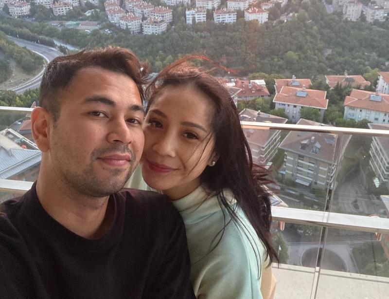 Dinner Bareng Raffi Ahmad, Nagita Slavina Pakai Tas Hermes Seharga Rp1 Miliar