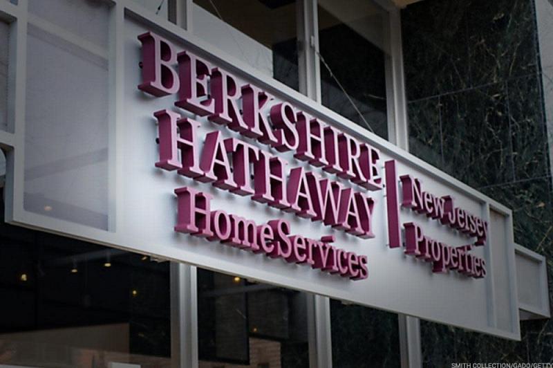 Berkshire Hathaway Stop Timbun Uang Tunai, Belanja Saham Rp370 Triliun