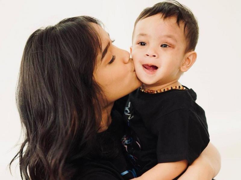 Fuji Tolak Tas Mewah Dior dari Ria Ricis: Level Aku 100 Ribu Dapat Tiga