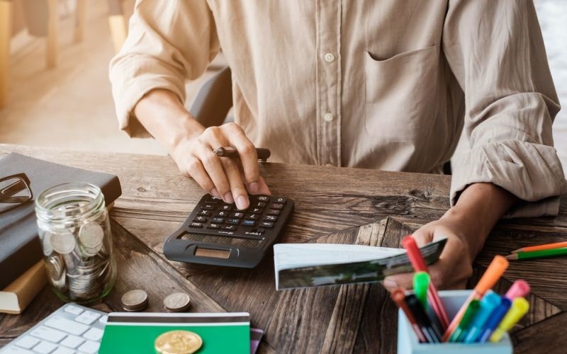 Bagaimana Cara Menentukan Laba Usaha? 4 Langkah Menghitung Keuntungan Bersih