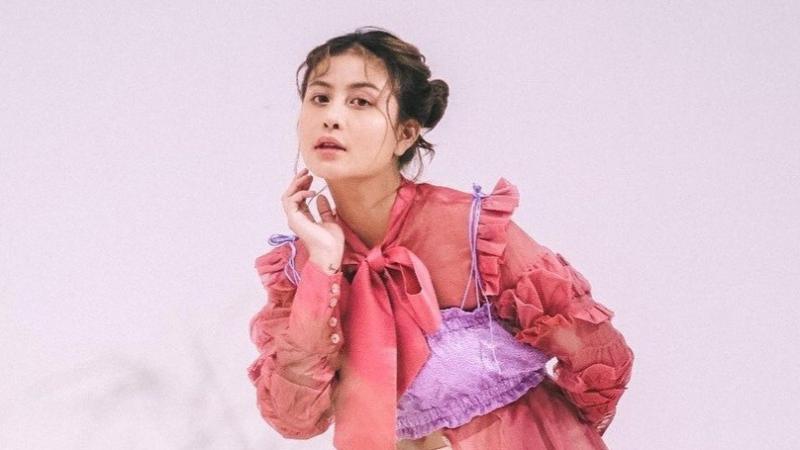 Uang Ratusan Juta Dikuras Asisten, Awkarin Beberkan Kronologinya