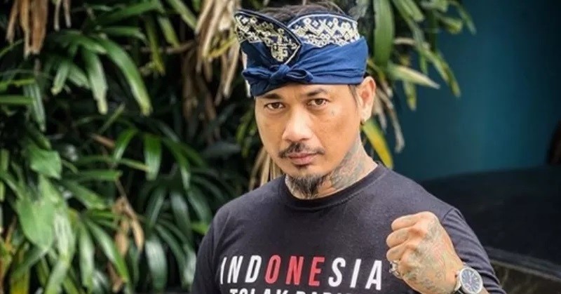Intip Sumber Kekayaan Jerinx SID, Drummer Band Punk Pemilik Klub Malam dan Kolektor Mobil Klasik