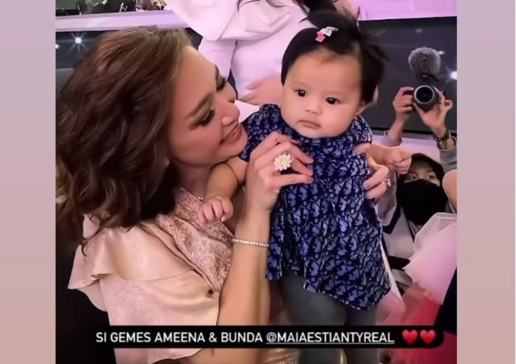 Baby Ameena Pakai Dress Dior, Harganya Bikin Netizen Menjerit