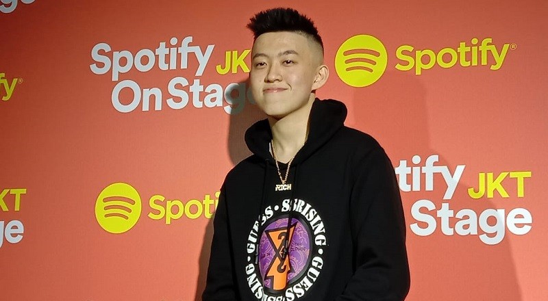 Inilah 5 Artis Indonesia yang Lebih Terkenal di Luar Negeri 