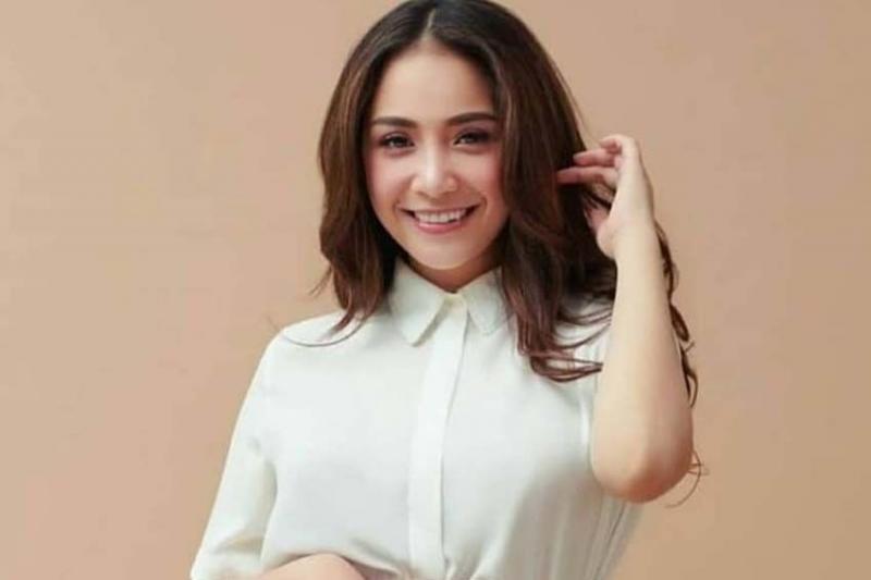 Pakai Kaus Sederhana, Nagita Slavina Buat Kaget Warganet dengan Harganya