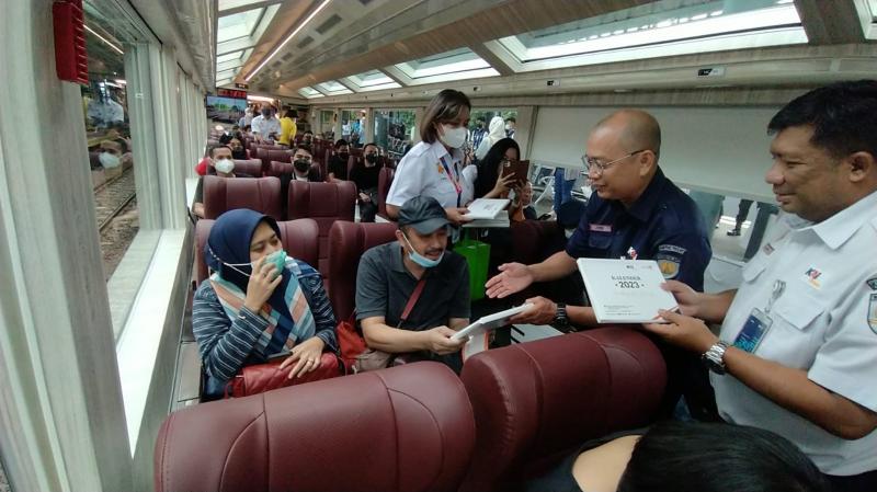 KAI Luncurkan Gerbong Kereta Mewah 'Panoramic', Atap dan Dinding Serba Kaca