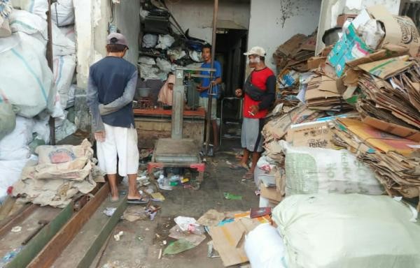 Dulunya Pemulung, Kini Sukses Jadi Bos Pengepul Barang Rongsokan