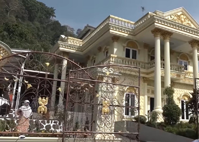 Kenalan dengan Kades Terkaya di RI, Punya Penghasilan Rp30 Juta Sehari