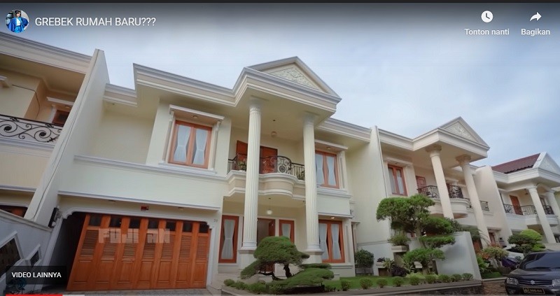 Fuji Pamer Rumah Mewah Bergaya Eropa, Ada Toilet Canggih hingga Kolam Renang