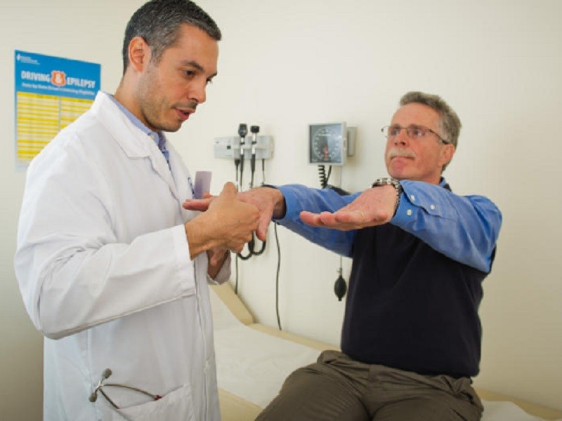 Gaji Dokter di Indonesia: Umum, Spesialis, hingga Hewan. Intip Komponen Upahnya