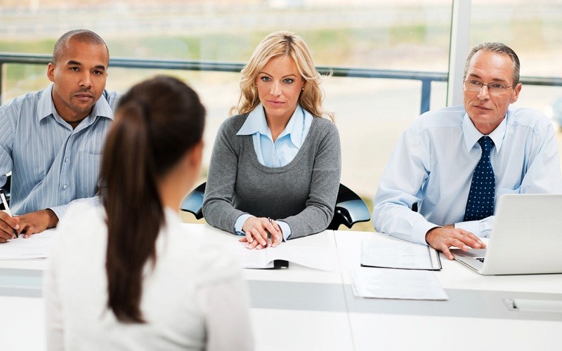 Contoh Perkenalan Bahasa Inggris saat Interview agar HRD Terkesan  