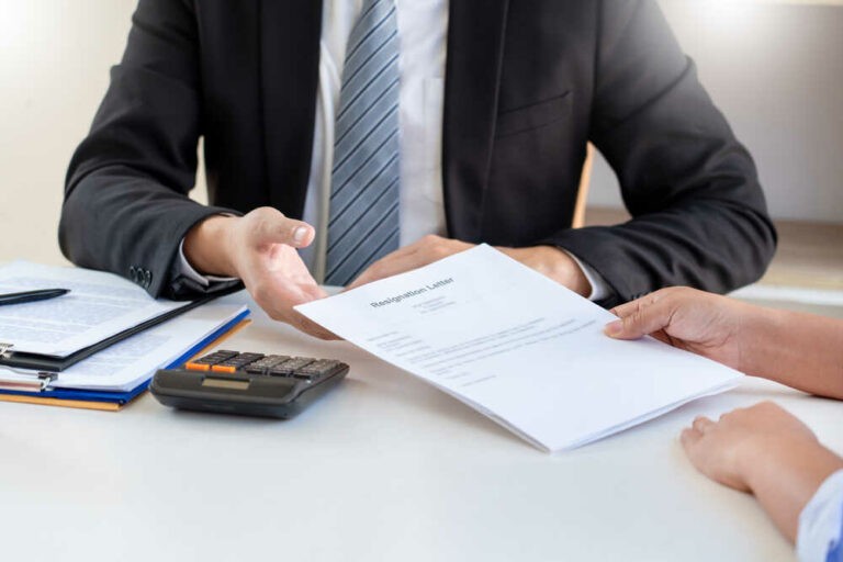 Paklaring Adalah, Fungsinya bagi Karyawan dan Cara Mendapatkannya