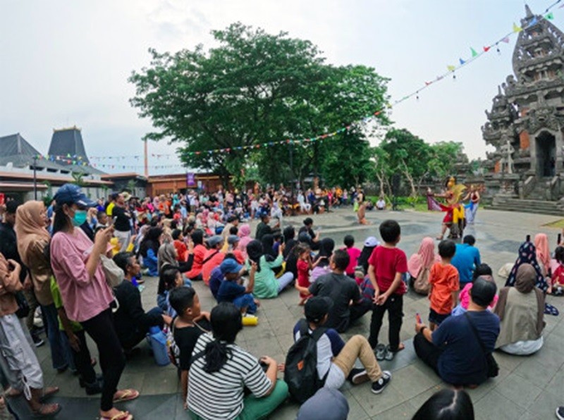 Kunjungan ke Taman Mini Indonesia Indah Tembus 10 Ribu Wisatawan di Hari Kedua Lebaran